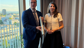 Kai Sternad folgt auf Rebecca Stralendorff als neuer Präsident des Rotary Clubs Pforzheim-Schloßberg